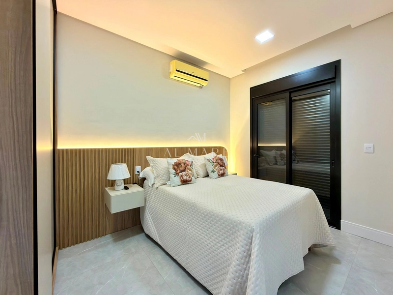 Casa em condomínio com quatro suítes mobiliado e decorado : 32ª foto da galeria de imagens do imóvel