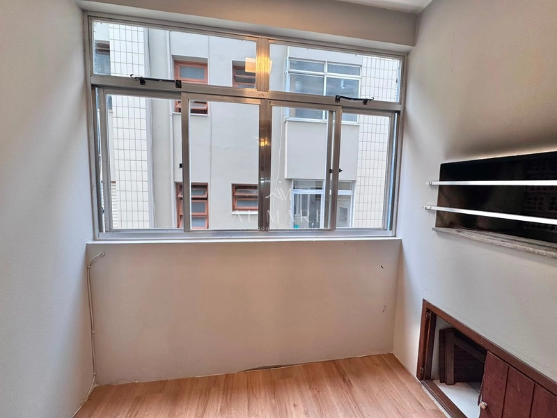 Apartamento no centro: 2ª foto da galeria de imagens do imóvel