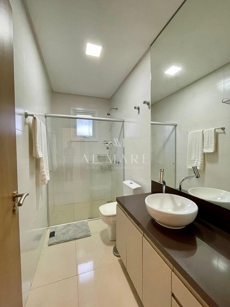 Casa com 4 suites em condominio : 13ª foto da galeria de imagens do imóvel