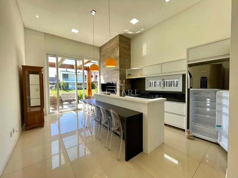 Casa com 4 suites em condominio : 2ª foto da galeria de imagens do imóvel