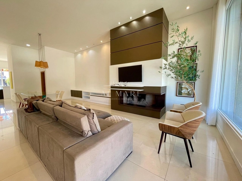 Casa com 4 suites em condominio : 16ª foto da galeria de imagens do imóvel