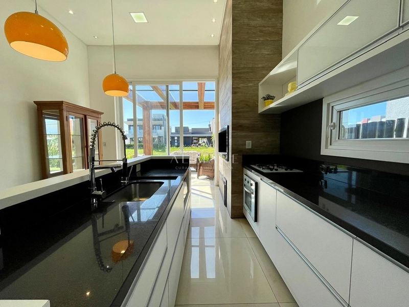 Casa com 4 suites em condominio : 11ª foto da galeria de imagens do imóvel