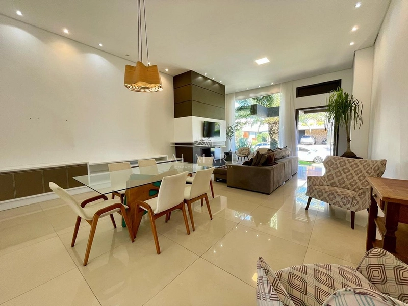 Casa com 4 suites em condominio : 6ª foto da galeria de imagens do imóvel