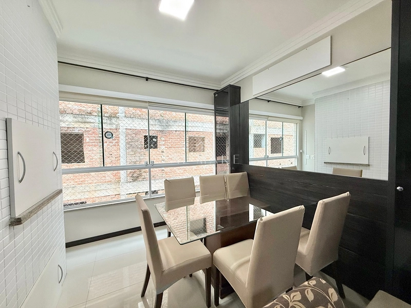 Apartamento dois dormitórios mobiliado e decorado : 3ª foto da galeria de imagens do imóvel