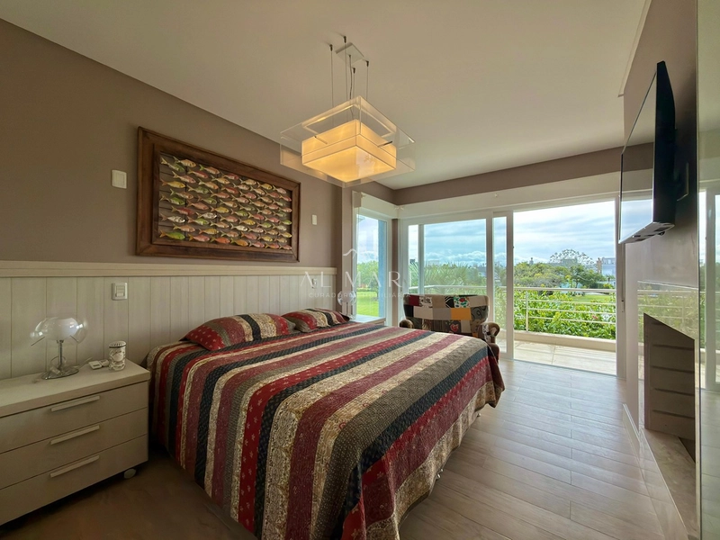 Casa beira lago: 28ª foto da galeria de imagens do imóvel