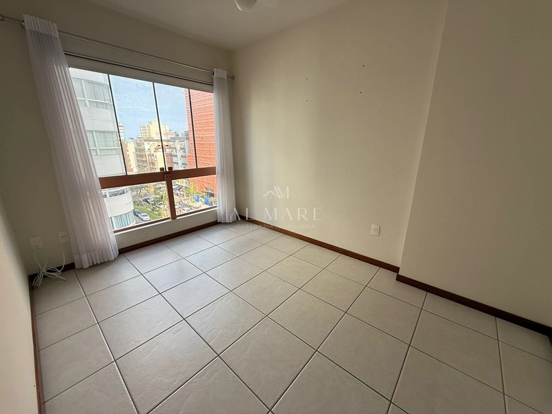 Apartamento vista mar com três quartos e duas vagas de garagem: 5ª foto da galeria de imagens do imóvel