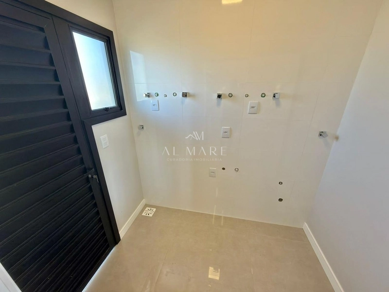 Casa beira lago: 9ª foto da galeria de imagens do imóvel