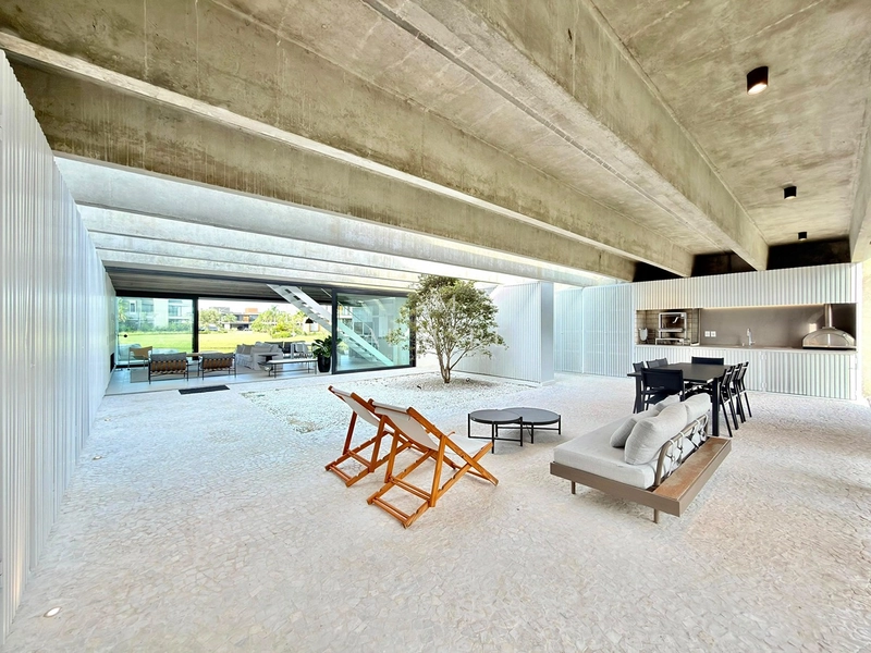 SOBRADO DE ALTO PADRÃO À VENDA EM XANGRI-LÁ! BEIRA-LAGO • 285 M² • MOBILIADO: 28ª foto da galeria de imagens do imóvel