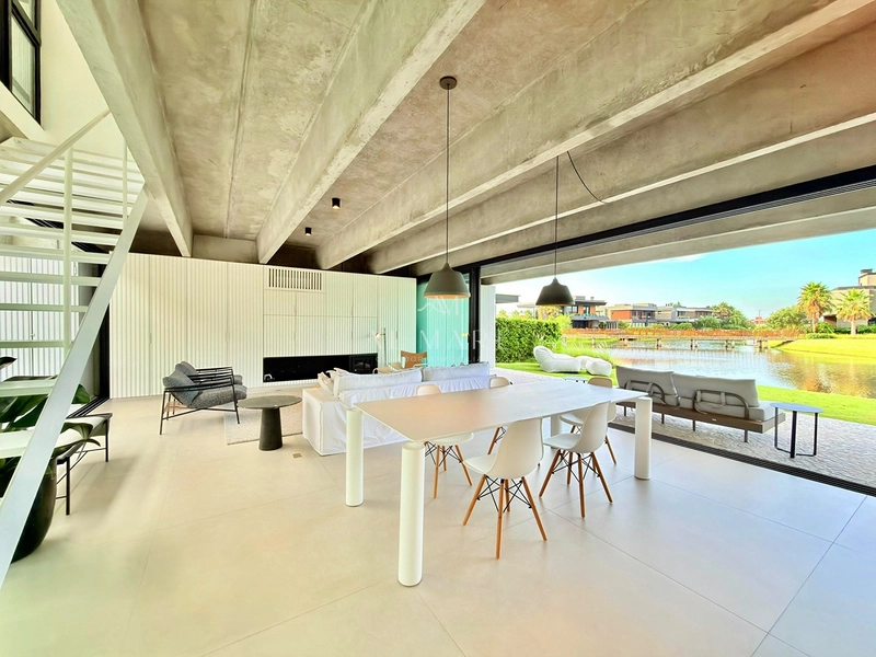 SOBRADO DE ALTO PADRÃO À VENDA EM XANGRI-LÁ! BEIRA-LAGO • 285 M² • MOBILIADO: 7ª foto da galeria de imagens do imóvel