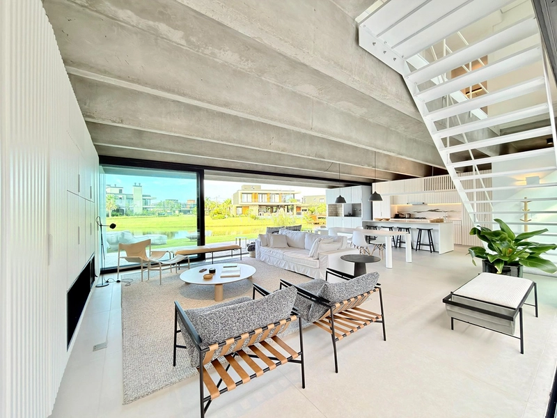 SOBRADO DE ALTO PADRÃO À VENDA EM XANGRI-LÁ! BEIRA-LAGO • 285 M² • MOBILIADO: 13ª foto da galeria de imagens do imóvel
