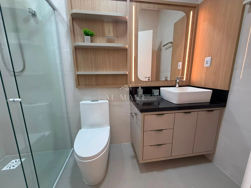 Casa em condomínio mobiliada e decorada com quatro suítes sendo uma térrea : 17ª foto da galeria de imagens do imóvel
