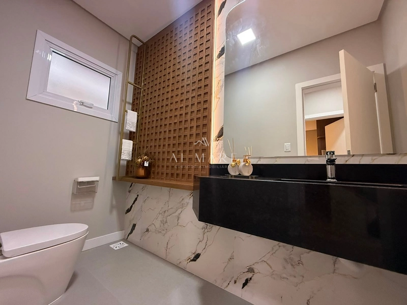 Casa em condomínio mobiliada e decorada com quatro suítes sendo uma térrea : 16ª foto da galeria de imagens do imóvel