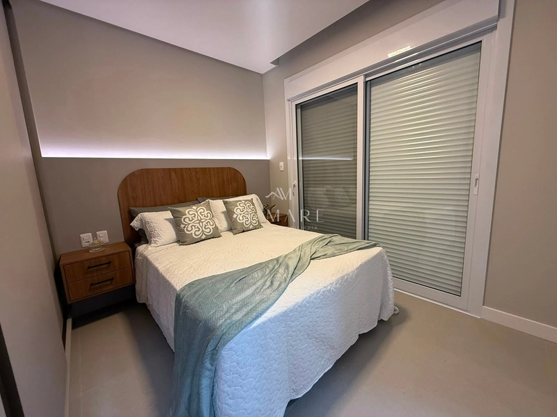 Casa em condomínio mobiliada e decorada com quatro suítes sendo uma térrea : 14ª foto da galeria de imagens do imóvel