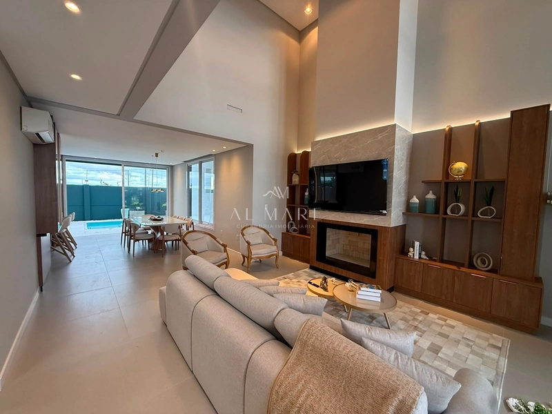 Casa em condomínio mobiliada e decorada com quatro suítes sendo uma térrea : 6ª foto da galeria de imagens do imóvel