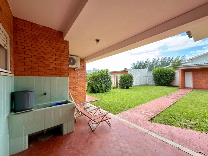 Casa em Atlantida em 2 terrenos : 8ª foto da galeria de imagens do imóvel