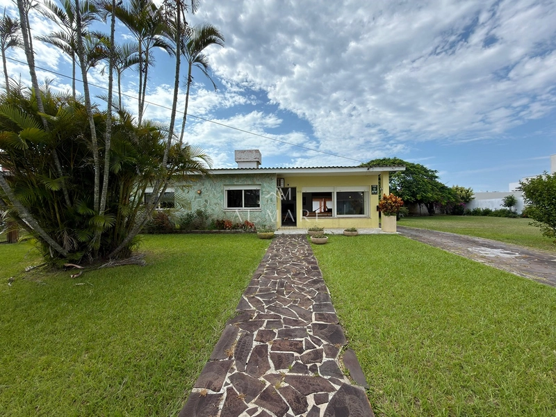 Casa em Atlantida em 2 terrenos : 6ª foto da galeria de imagens do imóvel