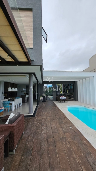 Sobrado 4 suites: 14ª foto da galeria de imagens do imóvel