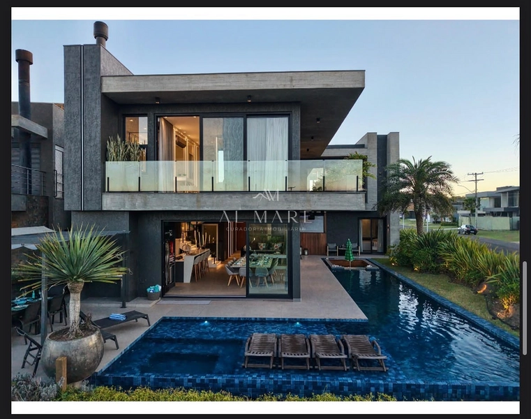 CASA DE ALTO PADRÃO À VENDA EM CAPÃO DA CANOA! 5 SUÍTES • PISCINA BORDA INFINITA • VISTA LAGO: 10ª foto da galeria de imagens do imóvel