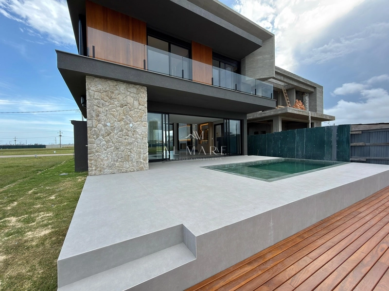 Sobrado beira lago: 4ª foto da galeria de imagens do imóvel