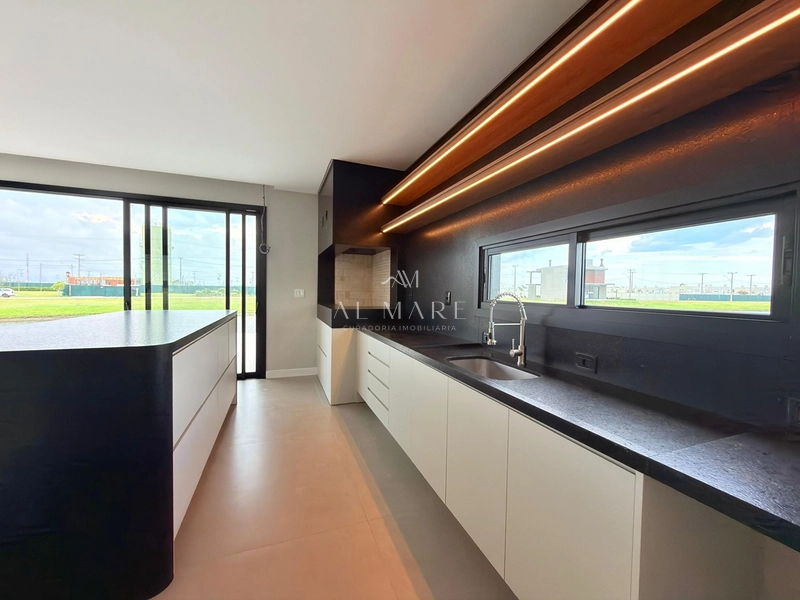 Sobrado beira lago: 32ª foto da galeria de imagens do imóvel