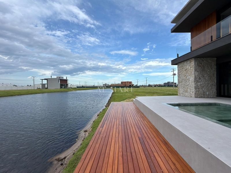 Sobrado beira lago: 29ª foto da galeria de imagens do imóvel