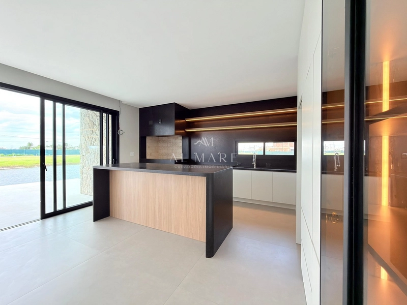 Sobrado beira lago: 18ª foto da galeria de imagens do imóvel