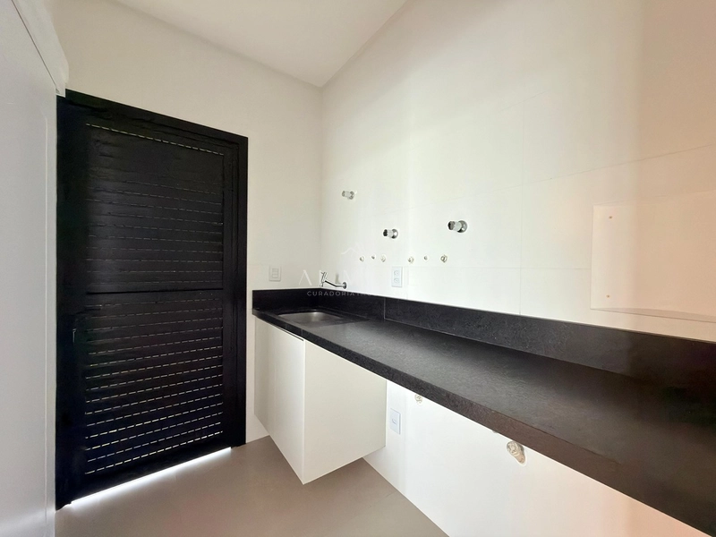 Sobrado beira lago: 2ª foto da galeria de imagens do imóvel