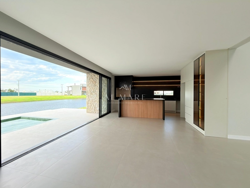 Sobrado beira lago: 11ª foto da galeria de imagens do imóvel