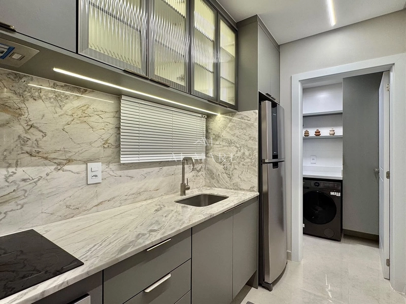 apartamento finamente mobiliado e decorado com dois dormitórios sendo uma suíte com vaga de garagem : 29ª foto da galeria de imagens do imóvel