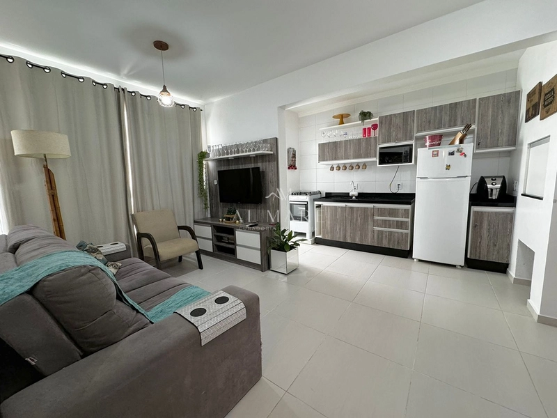 Apartamento com dois dormitorios, mobiliado apenas uma quadra do mar: 4ª foto da galeria de imagens do imóvel
