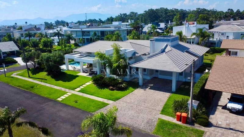 Belissima mansão em condominio: 14ª foto da galeria de imagens do imóvel