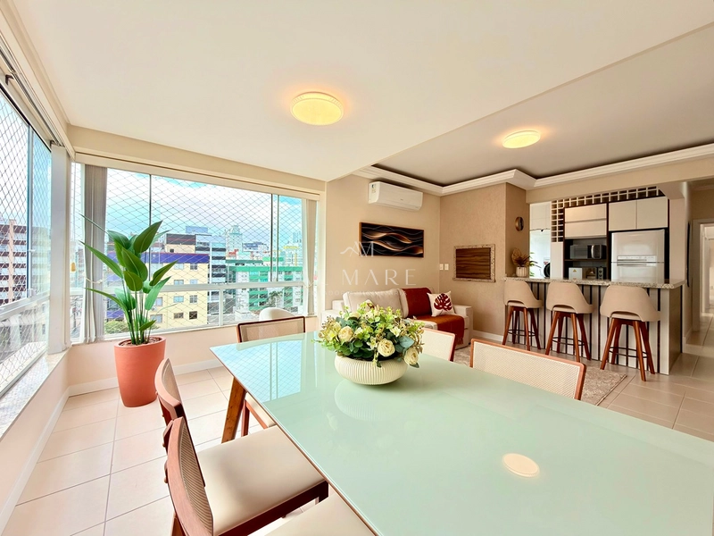 Apartamento três dormitórios e suíte com vaga de garagem : 2ª foto da galeria de imagens do imóvel