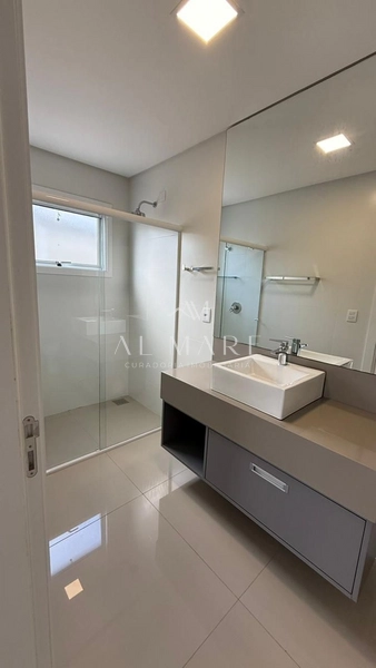 Casa em condomínio com quadro suítes: 18ª foto da galeria de imagens do imóvel