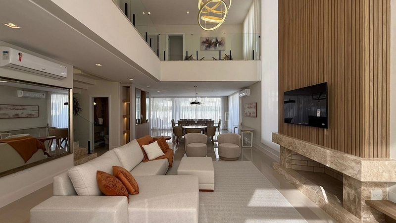 Casa em condomínio com quadro suítes: 1ª foto da galeria de imagens do imóvel