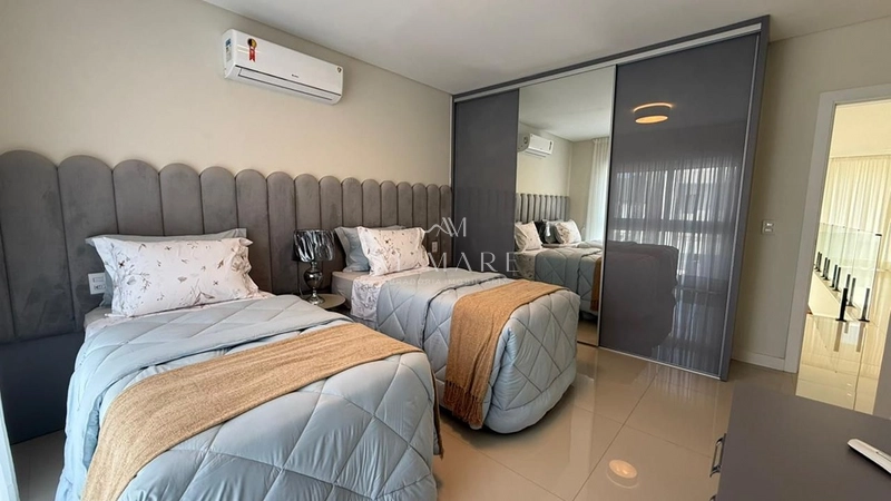 Casa em condomínio com quadro suítes: 10ª foto da galeria de imagens do imóvel