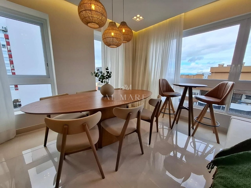 Apartamento 3 dormitorios finamente mobiliado e decorado: 1ª foto da galeria de imagens do imóvel