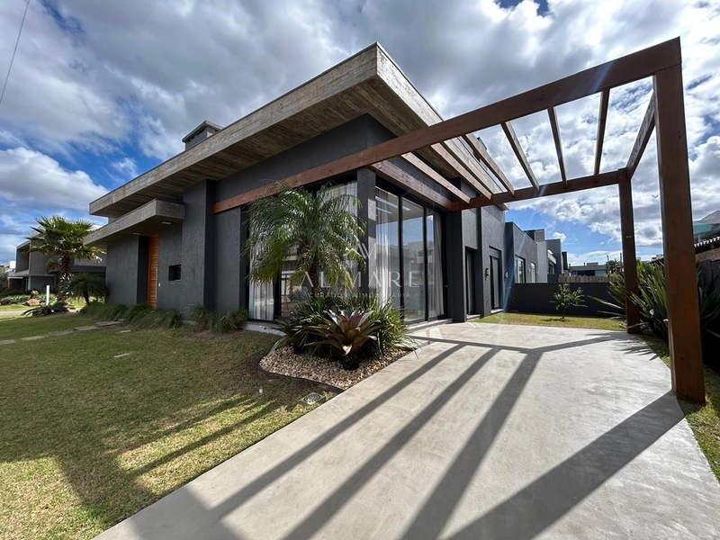 Casa Terrea de esquina: 1ª foto da galeria de imagens do imóvel