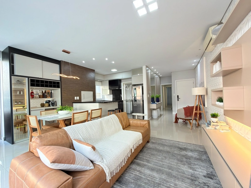 APARTAMENTO À VENDA EM CAPÃO DA CANOA! TERRAÇO COM JACUZZI • 129,66 M² • MOBILIADO: 1ª foto da galeria de imagens do imóvel