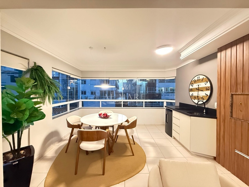 Apartamento 2 dormitorios no centro: 1ª foto da galeria de imagens do imóvel