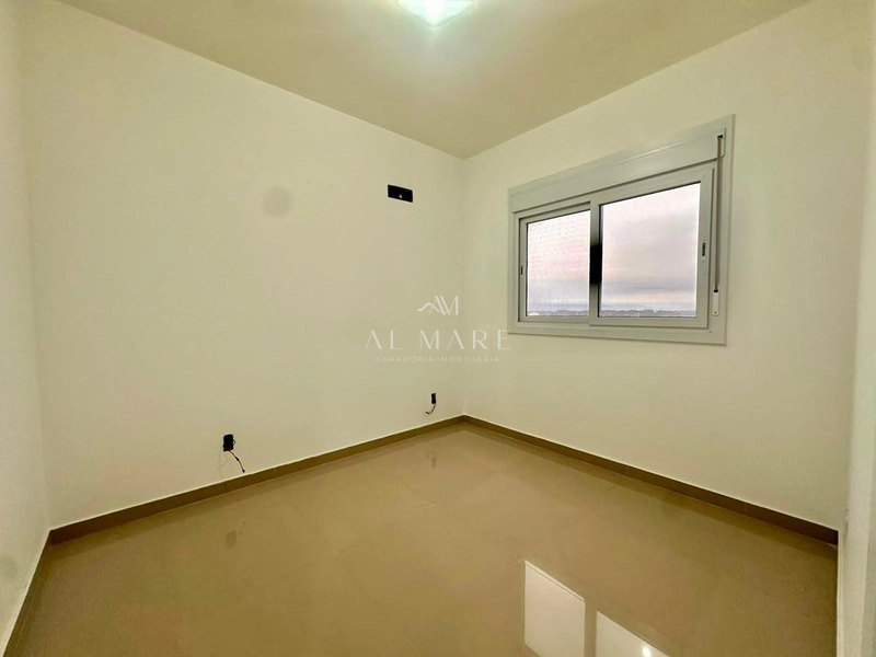 apartamento de um dormitório com box uma quadra do mar : 2ª foto da galeria de imagens do imóvel