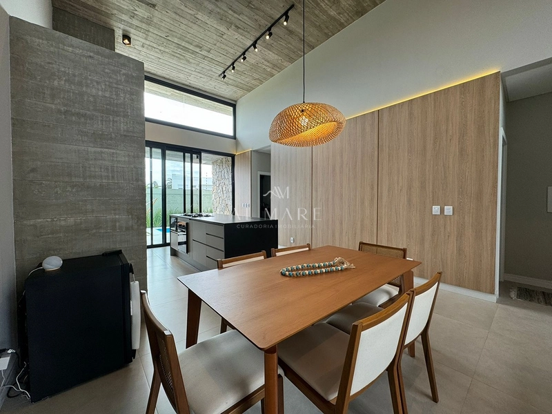 Casa terrea com piscina em condominio: 3ª foto da galeria de imagens do imóvel