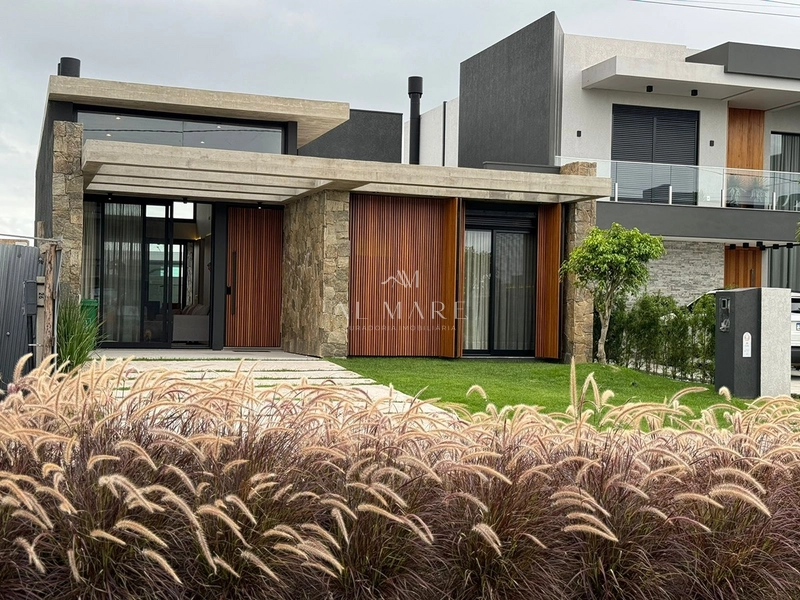 Casa terrea com piscina em condominio: 10ª foto da galeria de imagens do imóvel