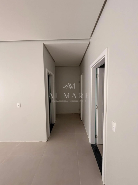 Sala comercial em Gramado na rua mais conhecida da cidade : 3ª foto da galeria de imagens do imóvel