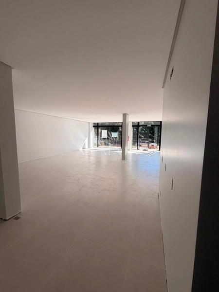 Sala comercial em Gramado na rua mais conhecida da cidade : 8ª foto da galeria de imagens do imóvel