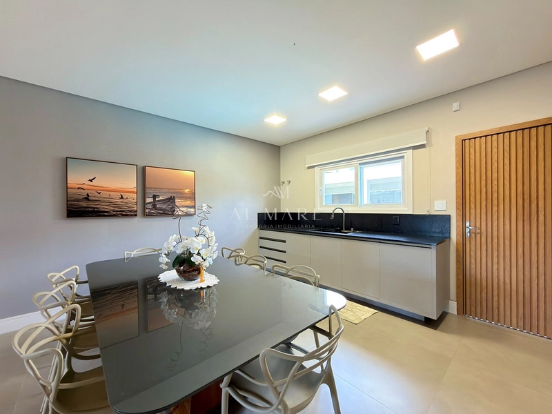CASA DE ALTO PADRÃO À VENDA EM ATLÂNTIDA! RARIDADE NO MERCADO  6 DORMITÓRIOS • 4 SUÍTES • PISCINA: 8ª foto da galeria de imagens do imóvel
