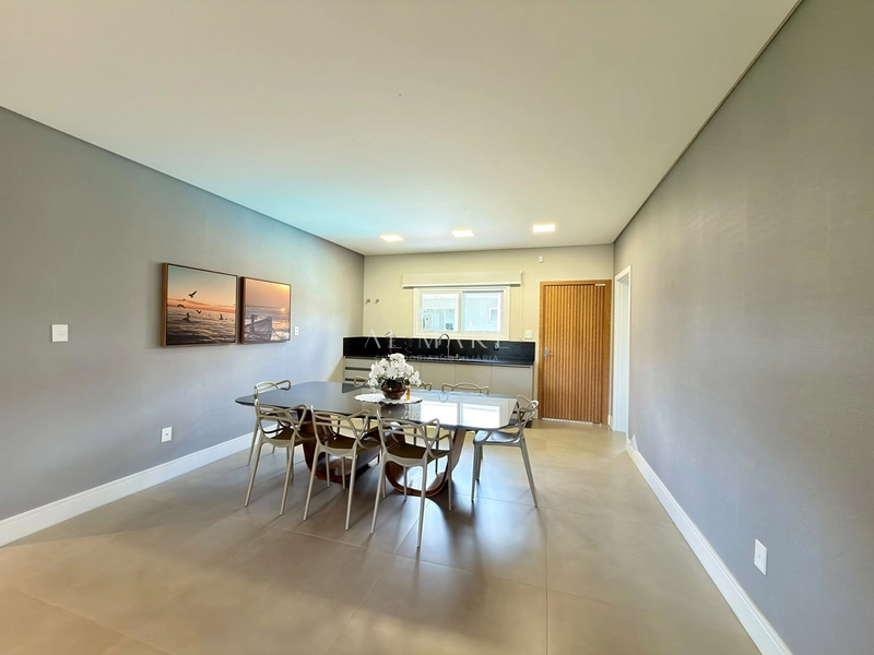 CASA DE ALTO PADRÃO À VENDA EM ATLÂNTIDA! RARIDADE NO MERCADO  6 DORMITÓRIOS • 4 SUÍTES • PISCINA: 20ª foto da galeria de imagens do imóvel