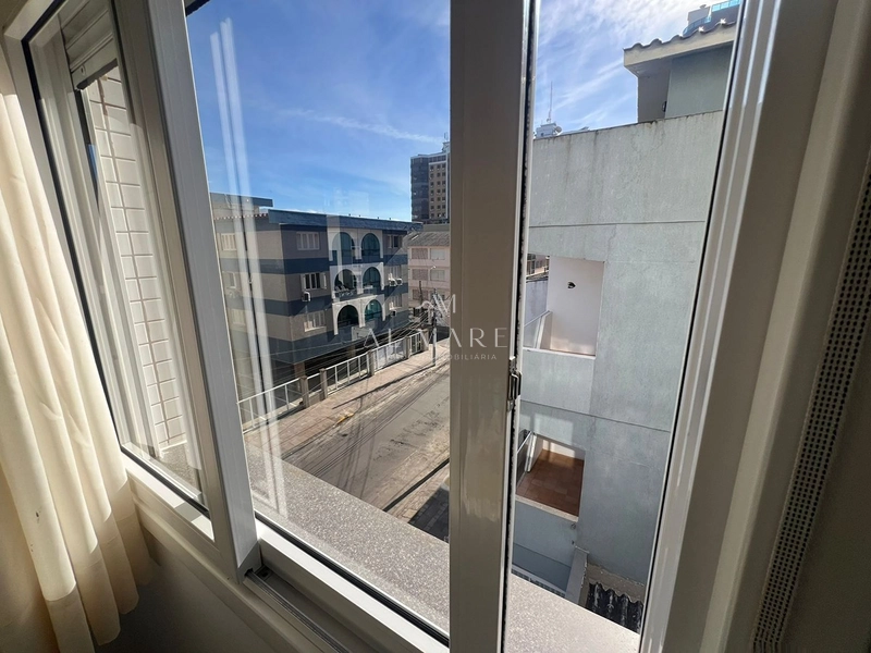 apartamento dois dormitórios sendo um suíte e dependência de empregada com box : 5ª foto da galeria de imagens do imóvel