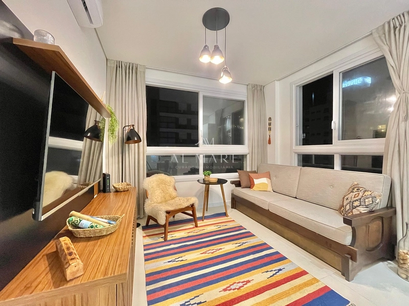 apartamento dois dormitórios mobiliado e com vaga de garagem : 1ª foto da galeria de imagens do imóvel