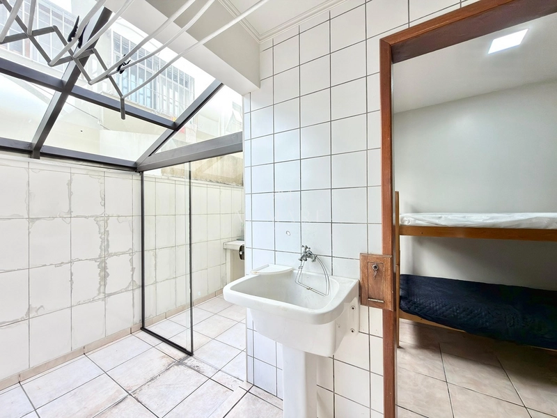 Amplo apartamento frente a avenida: 17ª foto da galeria de imagens do imóvel