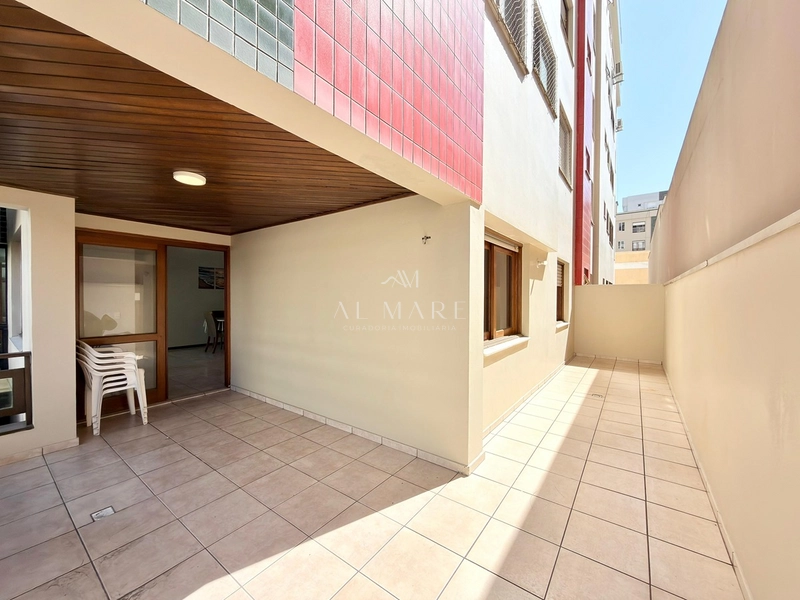 Amplo apartamento frente a avenida: 3ª foto da galeria de imagens do imóvel